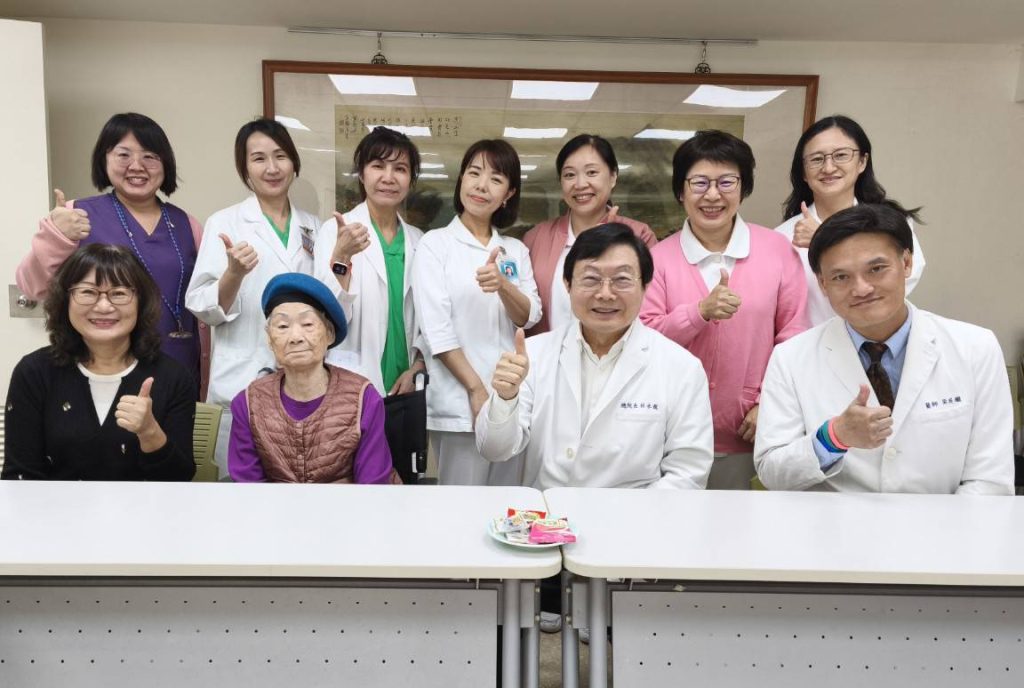 乳癌嬤手術恢復良好 乳房權威醫師林水龍院長籲：乳房篩檢不能等，高齡婦女也需重視