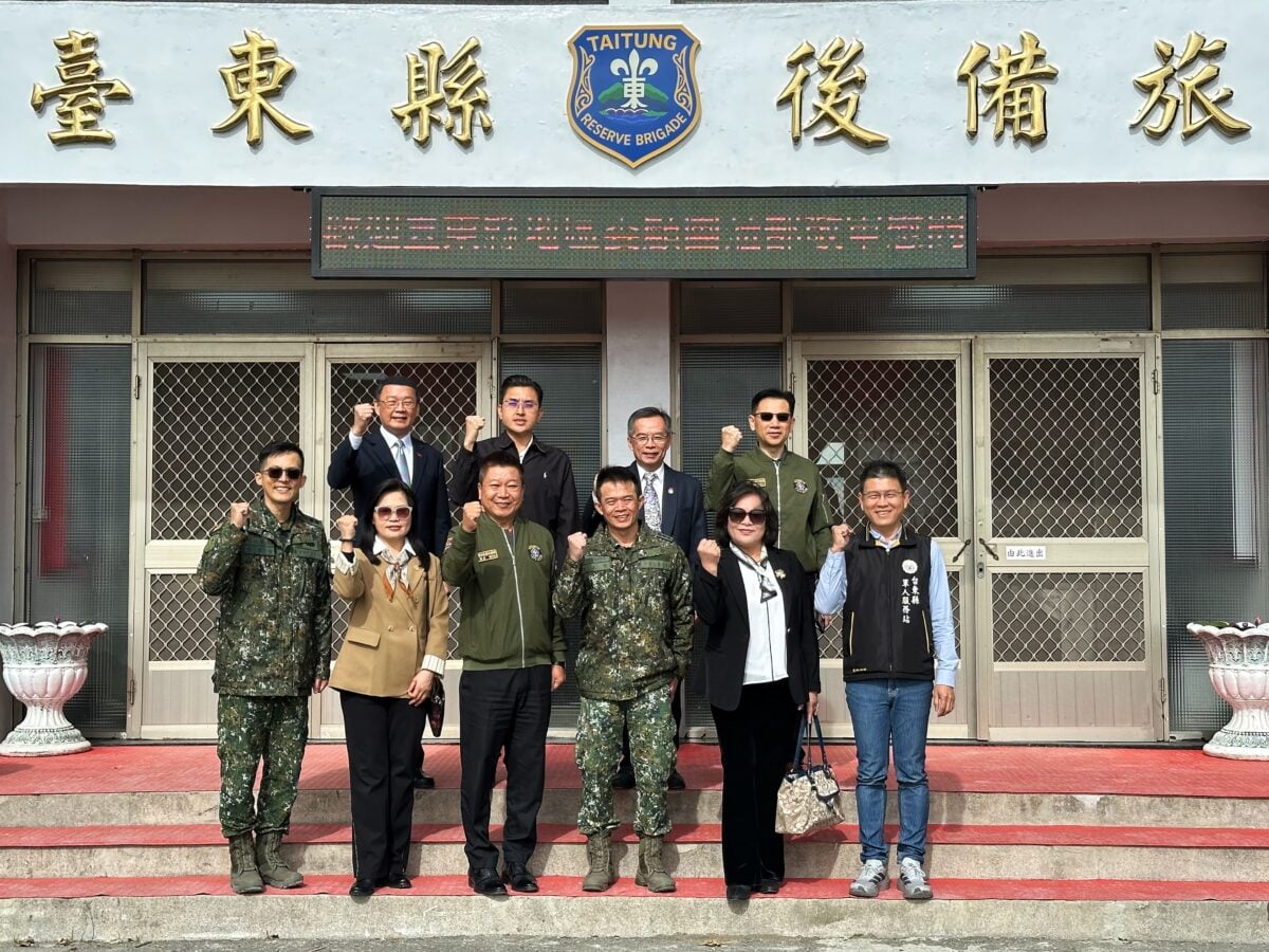 民間社團敬軍團春節慰問　感謝官兵戍守辛勞